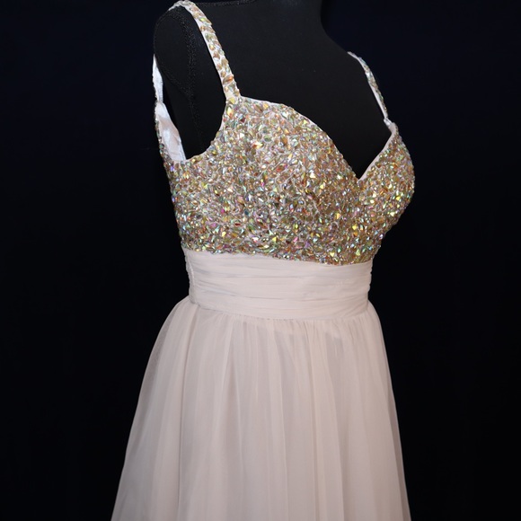 Short Satin Ruffles Homecoming Dresses Lace V Neck Alinanova